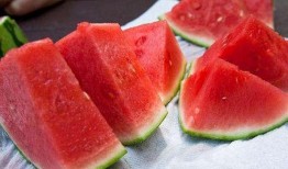 娱乐吃瓜君石磨,娱乐吃瓜君的美食探索之旅